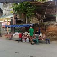 The stall, it can be found in Halal Street at Sarima Yellow Bean Noodle ซารีมะห์ ร้านข้าวฟืนถั่วเชียงใหม่ in Chiang Mai