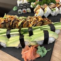 Veggie Lover Menü 46,90€ (2 Personen) in vegan (muss man bestellen sonst ist Frischkäse drin)   at Brews N Bowls in Koblenz