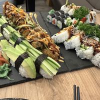 Veggie Lover Menü 46,90€ (2 Personen) in vegan (muss man bestellen sonst ist Frischkäse drin)   at Brews N Bowls in Koblenz