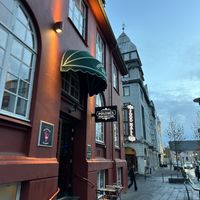 Located inside Pósthús Food Halll  at Djúsi Sushi in Reykjavik