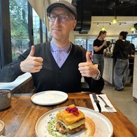 Chicken & waffles ⭐️⭐️⭐️⭐️⭐️  at AM Cafe in Vancouver