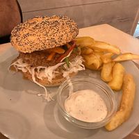 Thai burger at Sol Veggie in Logrono