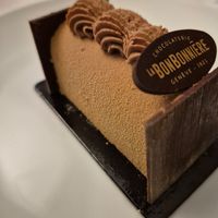 Bûche de Noël 2025 at La Bonbonnière Chocolaterie et L'Ecole du Chocolat in Geneva