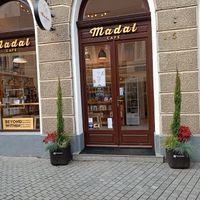 Entrance at Madal Cafe - Specialty Coffee Shop in Oradea