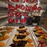 Cicchetti hummus e pomodorini secchi at Osteria ai Preti in Verona