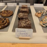 vegan peanut brownie at Kohi in Madrid