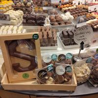 Vegan sweets at De Ridder Delicatessen  in Utrecht