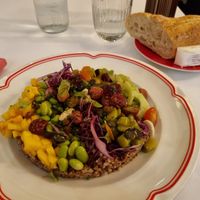 Vege bowl at Café De L'Ouest in Saint-malo