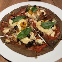 Pizza at Ko-So Cafe in Tokyo