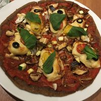 Terrible pizza at Ko-So Cafe in Tokyo