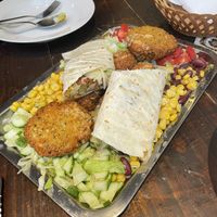 Vegane Falafel-Platte für 2 Personen  at Falafelhaus Pingu in Ulm