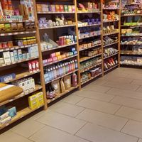 shelves at Le Cri de la Carotte in Toulouse