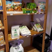 vegan pet food at Le Cri de la Carotte in Toulouse