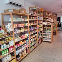 Rayon soin/santé/beauté/hygiène 🧼 en entrant, sur la gauche at Le Cri de la Carotte in Toulouse