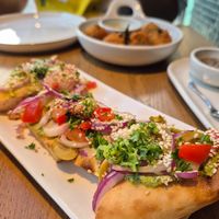 Super leckeres Bruschetta at Kosmopoliet in Bruges