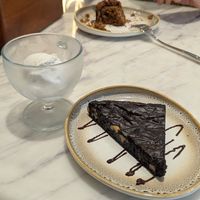 Brownie & ice cream at Earth Cafe @ Churchgate in Mumbai