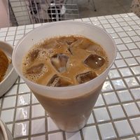 Iced Latte mit Hafermilch at Cinnamood in Heidelberg