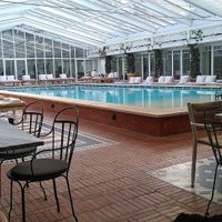 La piscine devant laquelle on peut déjeuner at Hôtel Ha(a)ïtza in La Teste-de-buch