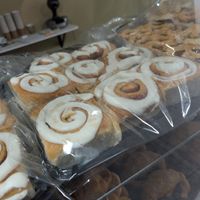 Vegan cinnamon rolls at Jengibre Saludable in Esquel