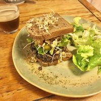 Burger poroto negro! + café cacao at La Fraternal in Santiago