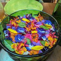 Flower salad at Restaurante Celele in Cartagena