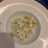 Tortellini alla panna at Trattoria MODErNA in Montale