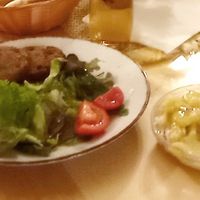 Gemüselaibchen mit Erdäpfelsalat at Wein und Heuriger Distl Franz in Perchtoldsdorf