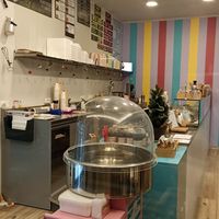 L'interno della gelateria at Gelateria Nanà in Verona