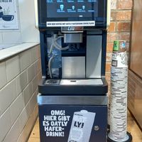 oatly milk at this machine ⚠CACAO POWDER CONTAINS MILK POWDER AND IS NOT VEGAN, EVEN WITH OAT MILK⚠ at backWERK - Kassel - Bhf Kassel-Wilhelmshöhe in Kassel