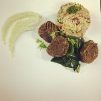Raw tabouli & Falafel at 42 Degrés in Paris