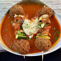 Gemüsespieße, habe das Foto etwas zu später gemacht, sodass schon etwas Reis gegessen wurde .  at Café Kostbar Am Fiedelerplatz in Hannover