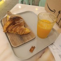 Croissant with strawberry jam and fresh orange Juice ☺️ at O Melhor Croissant da Minha Rua in Queluz