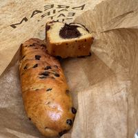 Vegan brioche with chocolate chips and marble cake  at Land & Monkeys - Les Halles in Paris
