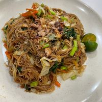 The veggie noodles was OK, but I'd say bring your own peanut to add to it, at Restoran Fatimah in Sandakan