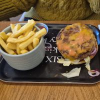Vegan double cheeseburger mit Pommes at Streetfood269 - Eschersheimer Landstraße in Frankfurt