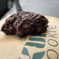 Cookie chocolate por dentro (la foto es partida al medio)  at Kuki Cookie Bakery in Bilbao