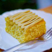 Bolo de laranja com ganache de pistache at Café Veg Mãe e Filha in Sao Paulo