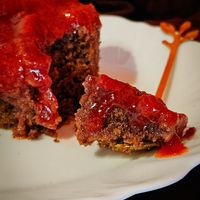 Bolo sensação, massa de chocolate sem glúten e compota de morangos at Café Veg Mãe e Filha in Sao Paulo