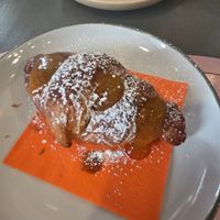 Peach croissant at Too Much - Brunch e Café in Lecce