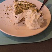 Vegan cheesecake with pistachio at Too Much - Brunch e Café in Lecce