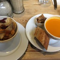 La soup du jour et des chips at Le Pain Quotidien - Varenne in Paris