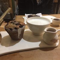 Blueberries muffin and hot choc at Le Pain Quotidien - Marais in Paris