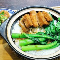 Their signature clay pot rice, spicy mushrooms on the side at Yutongzhai - 毓彤•斋 in Guangzhou