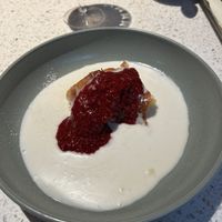 Milchrahmstrudel + Haferkakao 5,50€  at Schwein in Vienna