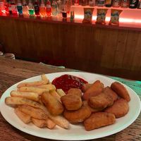 Weltbeste Vegane Nuggets + Die besten Pommes  at Fukeneh Pub & Bar in Eiken