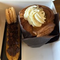 Tangerine eclair and pumpkin cream cheese cruffin   at ID-eclair in Pasadena