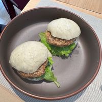 Bao con milanesa crocante de vegetales con mayonesa y naranja  at nabu in Siracusa