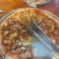 Pizza de atum e calabresa. Excepcionais!! at 7 Express Pizza Bar in Mata De Sao Joao