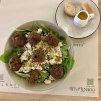 Artesana bowl. Rico, pero no me gustaba el aderezo mucho. De miel y Mustaza.   at Artesano Organic and Fresh Food in Barranquilla