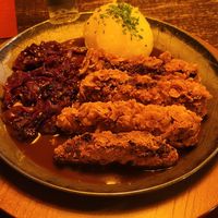 bodhi Pfanderl at Bodhi in Munich